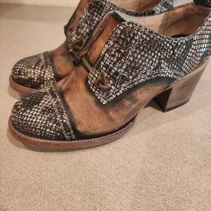 FREEBIRD Catalina. Size 8